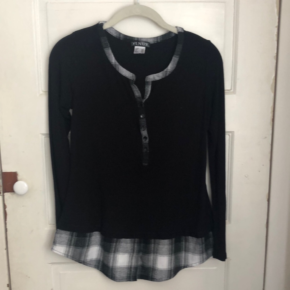 Black and plaid long sleeve top